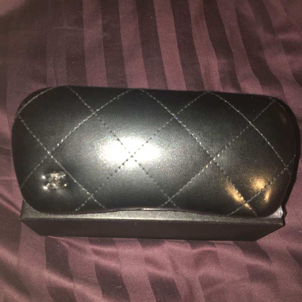 CHANEL SHADES - Picture 2 of 6